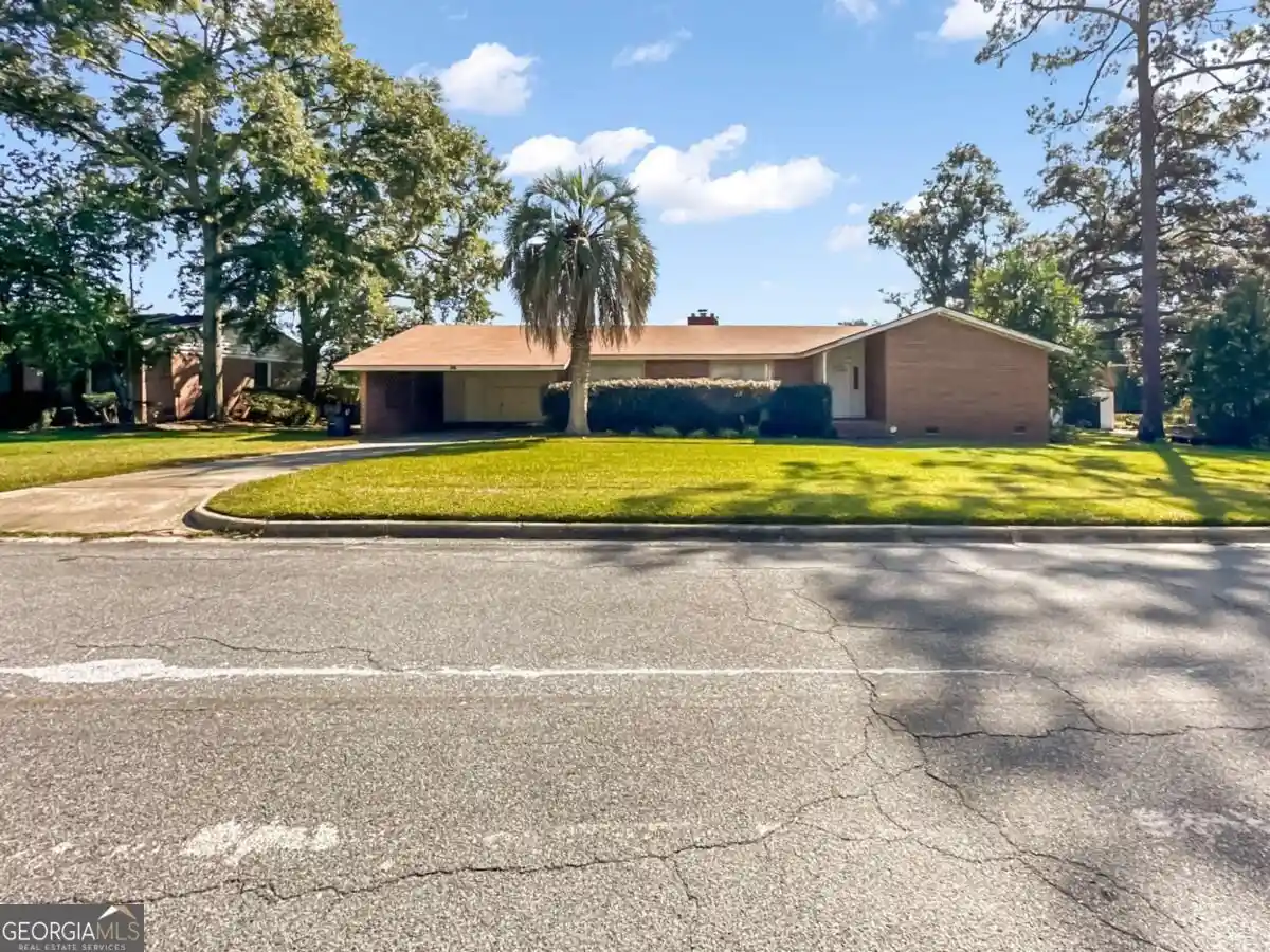 Single family home for sale at 5011 Peachtree St, Valdosta, GA 31605 | MLS# 10875375