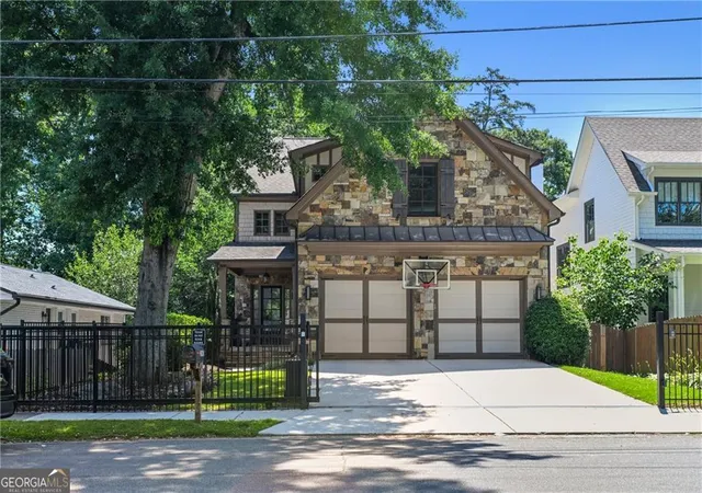 Photo 1 of Sale Pending at 2967 Lookout Pl Ne, Atlanta, GA 30305 | MLS# 10777561 | Listing updated on 2026-09-02
