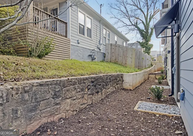 2nd image of 1070 Dill Ave SW, Atlanta, GA 30310