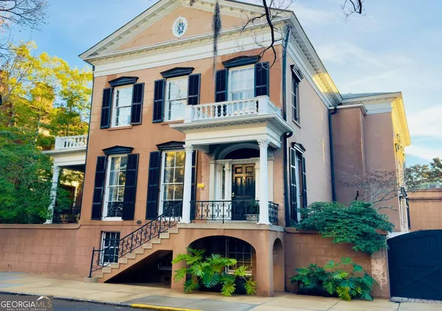 63rd image of 211 E Charlton St, Savannah, GA 31401 | MLS# 10699296