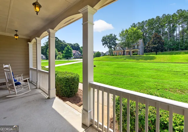 Photo 3 of Sale Pending at 424 Oscar Ct, Mcdonough, GA 30252 | MLS# 10826130 | Listing updated on 2026-09-10