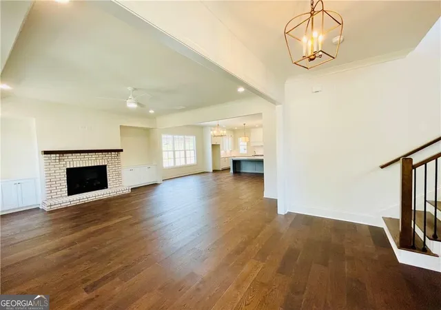 2nd image of 212 Suwanee Ave, Suwanee, GA 30024 | MLS# 10823261