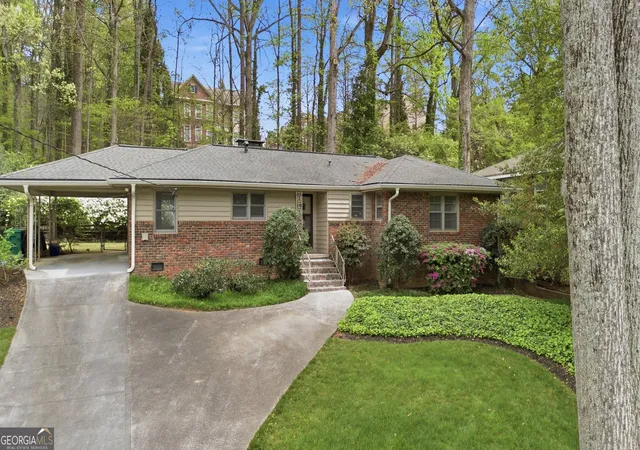 Photo 1 of Single family home for sale at 955 Vistavia Cir, Decatur, GA 30033 | MLS# 10794483 | Listing updated on 2026-09-08