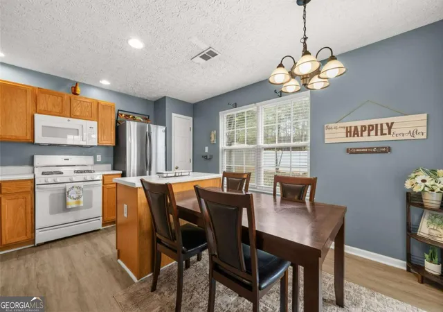 3rd image of 188 Ilex Dr, Canton, GA 30114 | MLS# 10819948