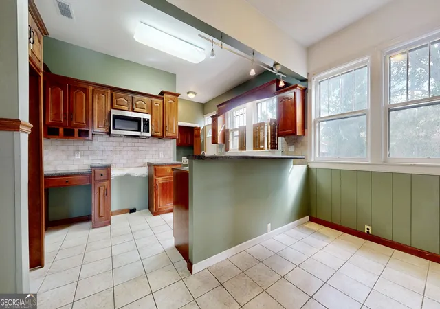 Photo 3 of Single family home for sale at 609 Holly St, Waycross, GA 31501 | MLS# 10821806 | Listing updated on 2026-09-17