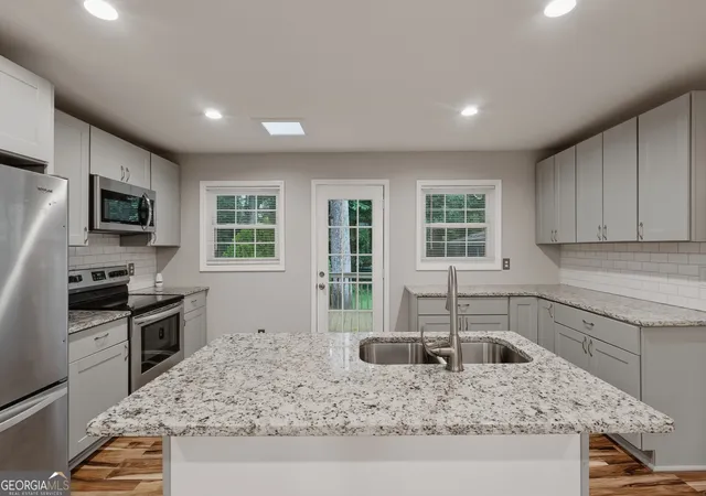 2nd image of 2162 Chestnut Pl, Lithia Springs, GA 30122 | MLS# 10813068