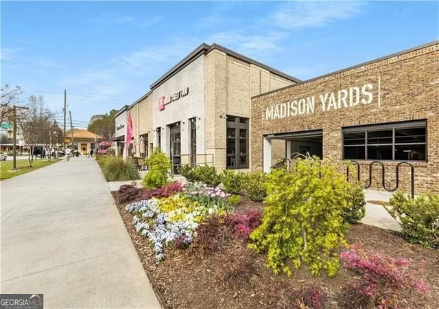Listing Photo 2 - Condo for sale in building located at 196 Reinhardt St SE, Atlanta, GA 30312 - Unit #A