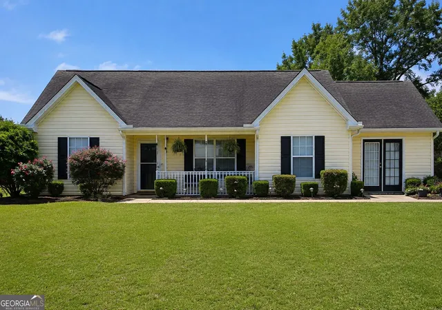 1st image of 132 Royal Ct, Jackson, GA 30233 | MLS# 10831347