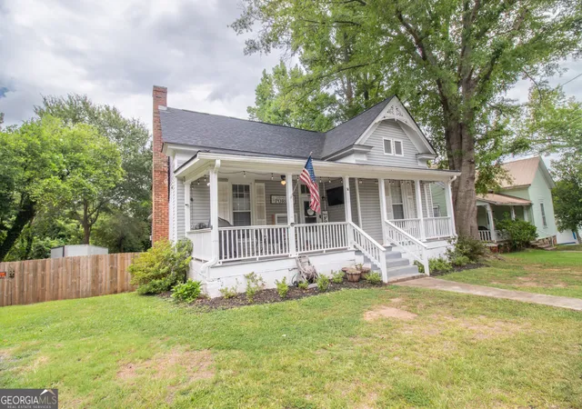 1st image of 14 2nd Ave, Newnan, GA 30263 | MLS# 10813109