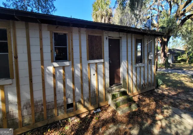 Homes for sale in Savannah, GA | 2109 Hanson St, Savannah, GA 31404 | MLS# 10724992