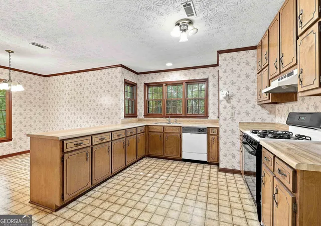 3rd image of 170 Wendell Ct, Fayetteville, GA 30215 | MLS# 10828955