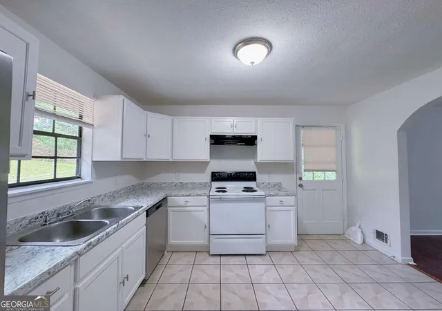 4th image of 6634 Collier Wy, Riverdale, GA 30296 | MLS# 10770341