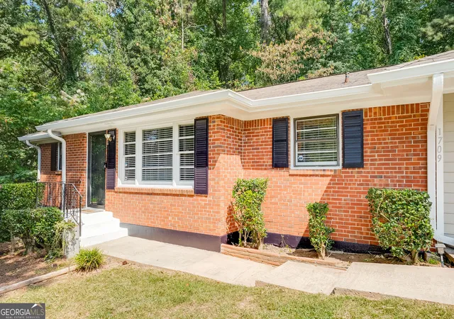 Photo 2 of Single family home for sale at 1709 Lee St, Decatur, GA 30035 | MLS# 10833736 | Listing updated on 2026-09-25