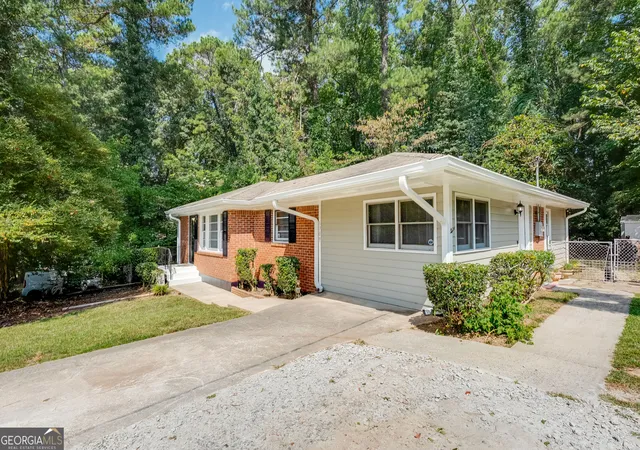 Photo 3 of Single family home for sale at 1709 Lee St, Decatur, GA 30035 | MLS# 10833736 | Listing updated on 2026-09-25
