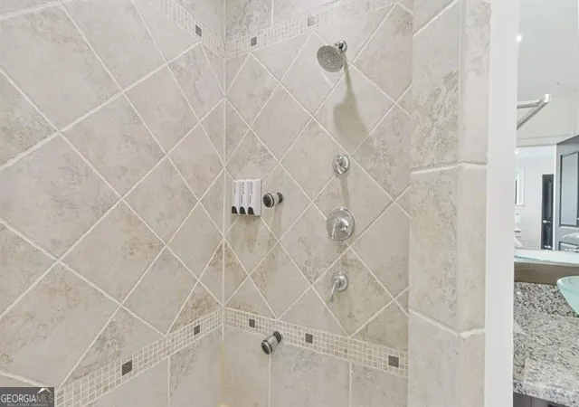3rd image of 1227 Atlantic Dr Nw, Atlanta, GA 30318 | MLS# 10775701