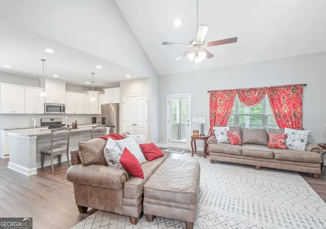 3rd image of 509 Lago Ct, Lagrange, GA 30241 | MLS# 10741468