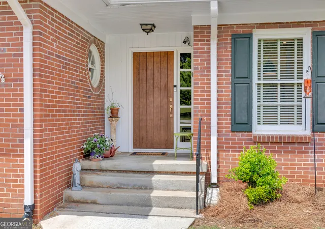 3rd image of 4133 Brookhaven Dr, Covington, GA 30014 | MLS# 10815853