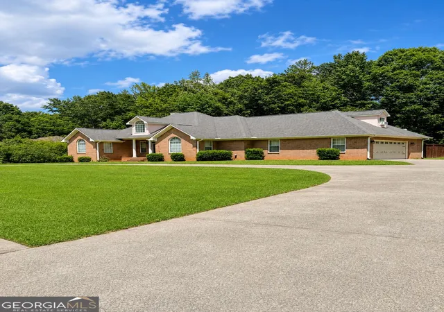 Photo 2 of Single family home for sale at 145 Lofty Eagle Ln, Fayetteville, GA 30214 | MLS# 10823096 | Listing updated on 2026-08-27