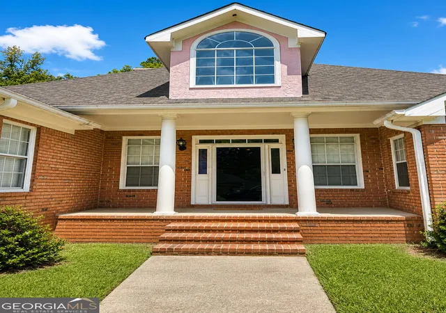 Photo 3 of Single family home for sale at 145 Lofty Eagle Ln, Fayetteville, GA 30214 | MLS# 10823096 | Listing updated on 2026-08-27