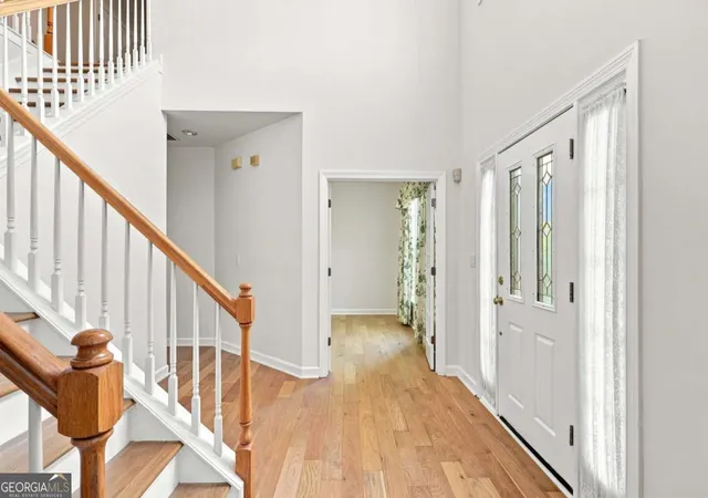Photo 3 of Single family home for sale at 315 Arbor Crk Trl, Roswell, GA 30076 | MLS# 10816750 | Listing updated on 2026-08-14