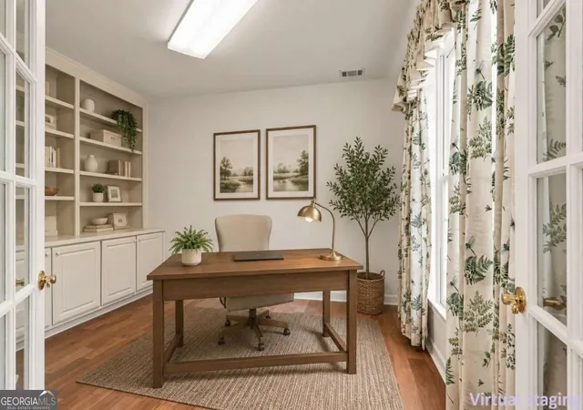 Photo 4 of Single family home for sale at 315 Arbor Crk Trl, Roswell, GA 30076 | MLS# 10816750 | Listing updated on 2026-08-14