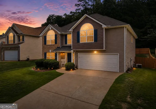 2nd image of 81 Saint Charles Pl, Sharpsburg, GA 30277 | MLS# 10819870