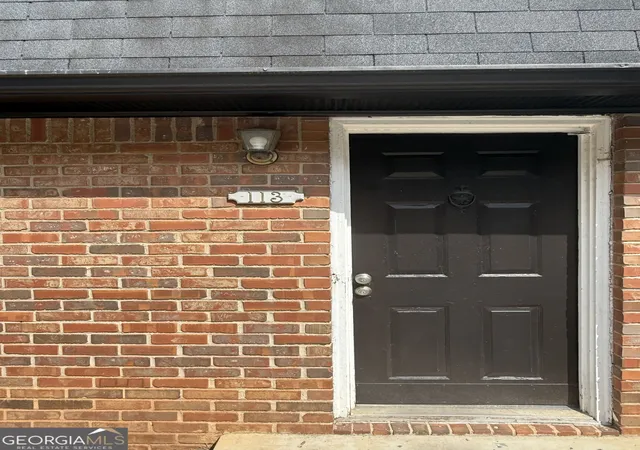 Photo 2 of Townhouse for sale at 113 Plantation Cir, Clarkston, GA 30021 | MLS# 10827795 | Listing updated on 2026-10-01