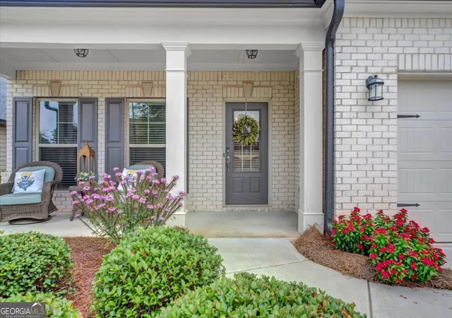 Photo 3 of Single family home for sale at 329 Ellington Dr, Canton, GA 30115 | MLS# 10821293 | Listing updated on 2026-09-13