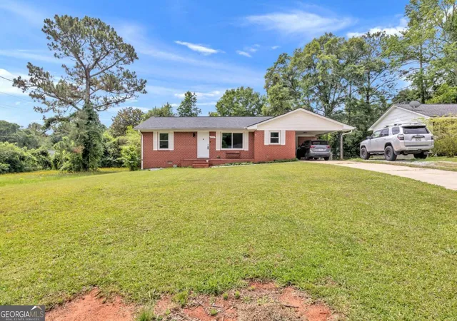 Photo 2 of Single family home for sale at 1104 Parkview Dr, Griffin, GA 30224 | MLS# 10772313 | Listing updated on 2026-07-29