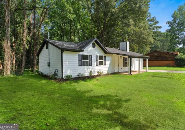 Photo 3 of Single family home for sale at 20 Skylark Ln, Jonesboro, GA 30238 | MLS# 10822034 | Listing updated on 2026-08-22