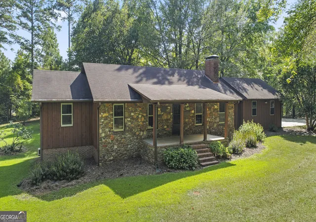 Photo 2 of Sale Pending at 624 Old Jackson Rd, Mcdonough, GA 30252 | MLS# 10833151 | Listing updated on 2026-08-29