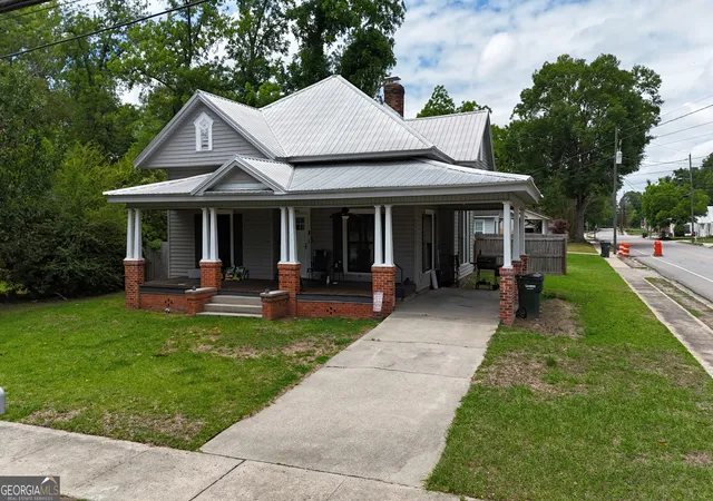 Homes for sale in Glennville, GA | 212 N Caswell, Glennville, GA 30427 | MLS# 10763527