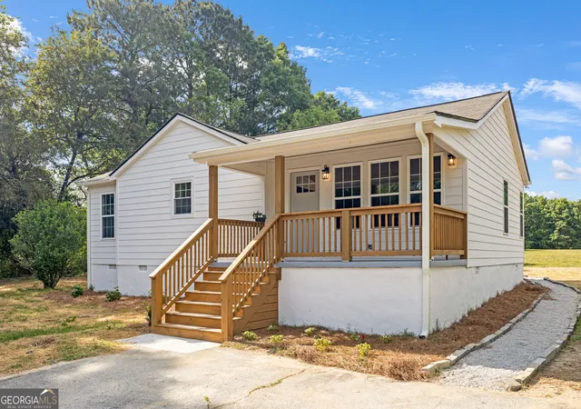 Photo 2 of Sale Pending at 3460 Ne Zingara Rd, Conyers, GA 30012 | MLS# 10742911 | Listing updated on 2026-08-31
