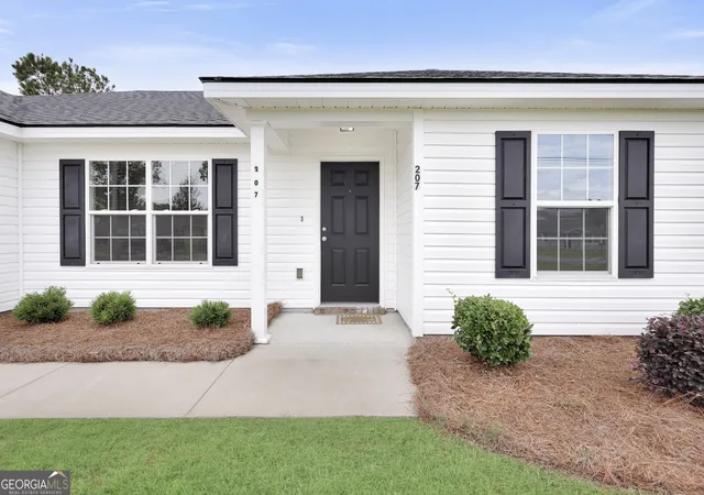 Homes for sale in Glennville, GA | 207 Bull St, Glennville, GA 30427 | MLS# 10775046