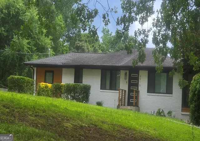 Photo 1 of Sale Pending at 4916 Campbellton Rd Sw, Atlanta, GA 30331 | MLS# 10541787 | Listing updated on 2026-08-14