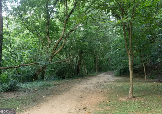 Photo 16 of Condo for sale at 1988 Wellbourne Dr Ne #5, Atlanta, GA 30324 | MLS# 10808255 | Listing updated on 2026-09-09