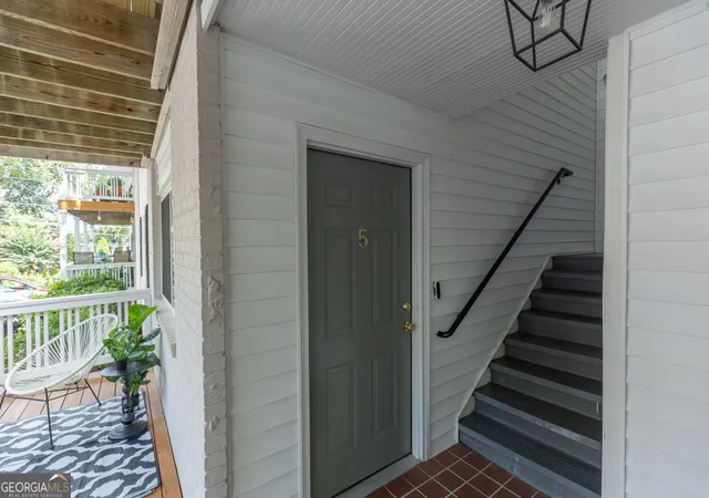 Photo 2 of Condo for sale at 1988 Wellbourne Dr Ne #5, Atlanta, GA 30324 | MLS# 10808255 | Listing updated on 2026-09-09