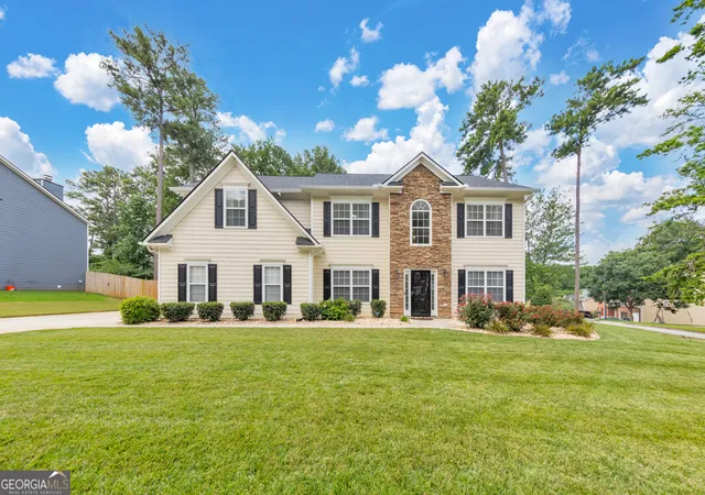 1st image of 221 Courtland Oaks Dr Sw, Marietta, GA 30060 | MLS# 10801739