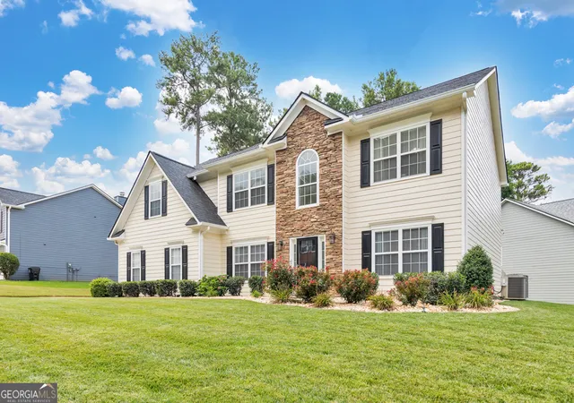 2nd image of 221 Courtland Oaks Dr Sw, Marietta, GA 30060 | MLS# 10801739