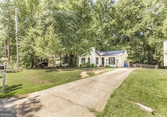 Photo 2 of Sale Pending at 1345 Lancelot Ln, Macon, GA 31220 | MLS# 10836410 | Listing updated on 2026-09-17