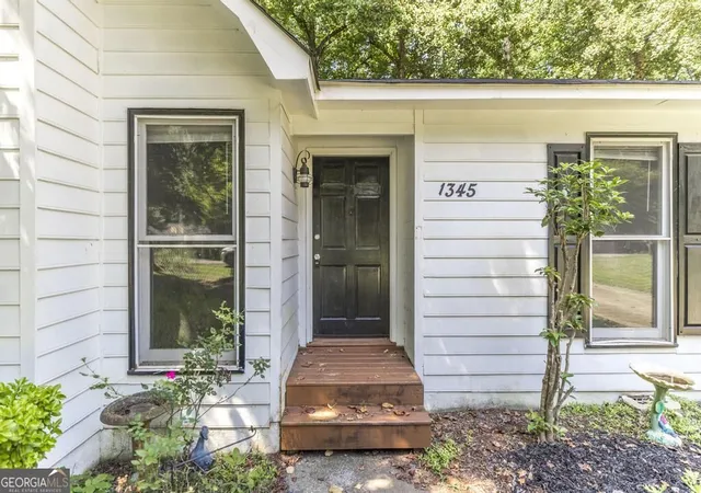 Photo 3 of Sale Pending at 1345 Lancelot Ln, Macon, GA 31220 | MLS# 10836410 | Listing updated on 2026-09-17