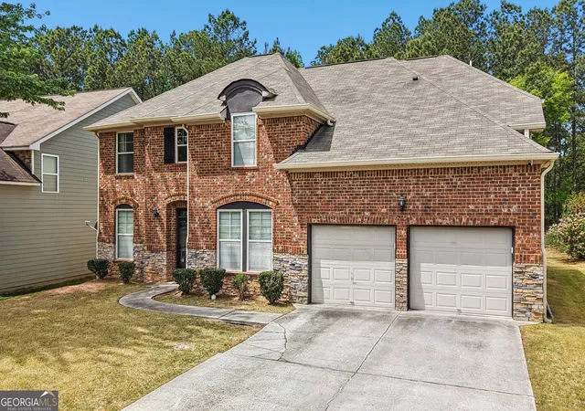 Photo 2 of Single family home for sale at 370 Windsor Way, Fairburn, GA 30213 | MLS# 10732880 | Listing updated on 2026-06-18