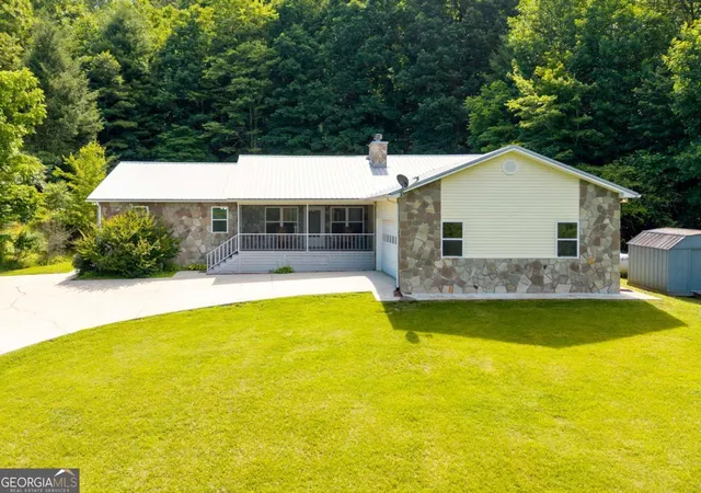 Photo 3 of Single family home for sale at 810 Hog Creek Rd, Hiawassee, GA 30546 | MLS# 10792922 | Listing updated on 2026-08-24