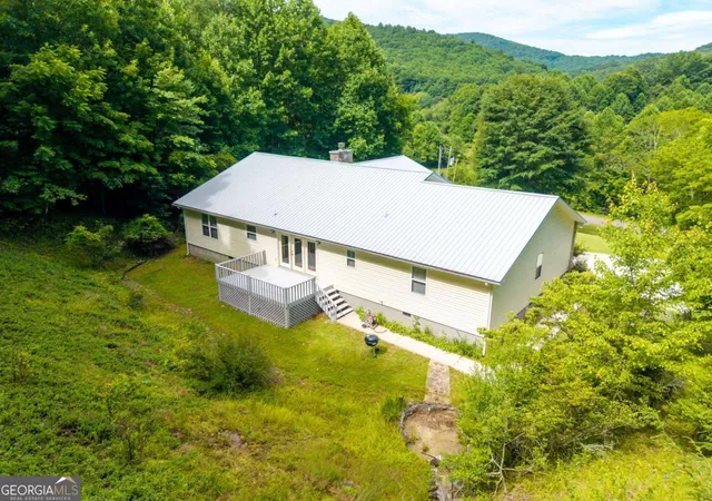 Photo 3 of Single family home for sale at 810 Hog Creek Rd, Hiawassee, GA 30546 | MLS# 10792922 | Listing updated on 2026-08-24