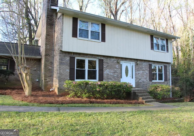 Photo 1 of Single family home for sale at 620 Oakstone Way, Roswell, GA 30075 | MLS# 10722961 | Listing updated on 2026-07-06