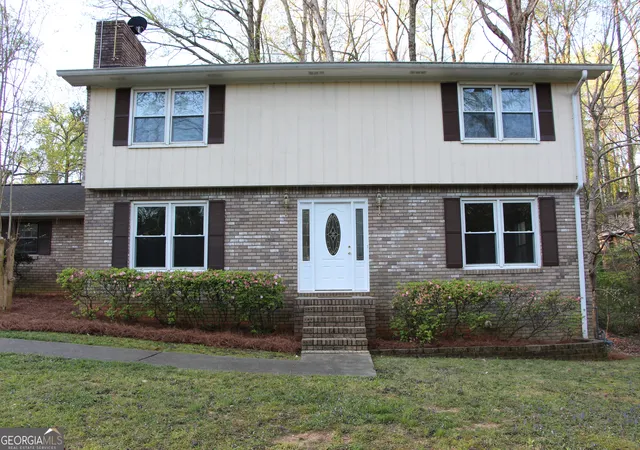 Photo 3 of Single family home for sale at 620 Oakstone Way, Roswell, GA 30075 | MLS# 10722961 | Listing updated on 2026-07-06