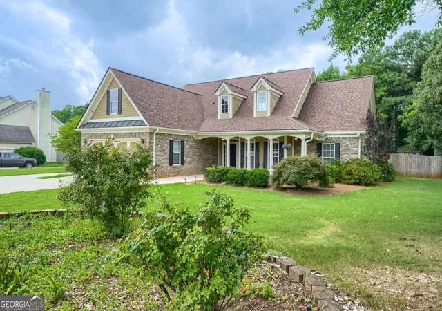 Photo 2 of Sale Pending at 3016 Keeneland Blvd, Mcdonough, GA 30252 | MLS# 10810622 | Listing updated on 2026-09-18