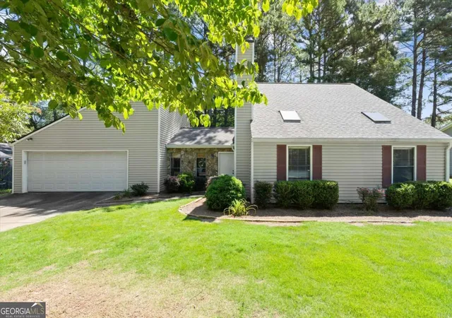 Photo 1 of Single family home for sale at 2272 Macby Dr, Marietta, GA 30066 | MLS# 10827080 | Listing updated on 2026-09-19