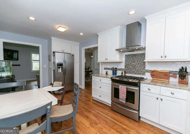 Listing Photo 5 - Condo for sale in building located at 585 Warwick St SE, Atlanta, GA 30316