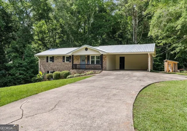 Homes for sale in Bowdon, GA | 106 Fowler Dr, Bowdon, GA 30108 | MLS# 10783539